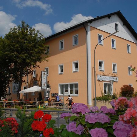 Gasthof Zur Post Hotel Und Parkplatz Vohenstrauss Exterior photo