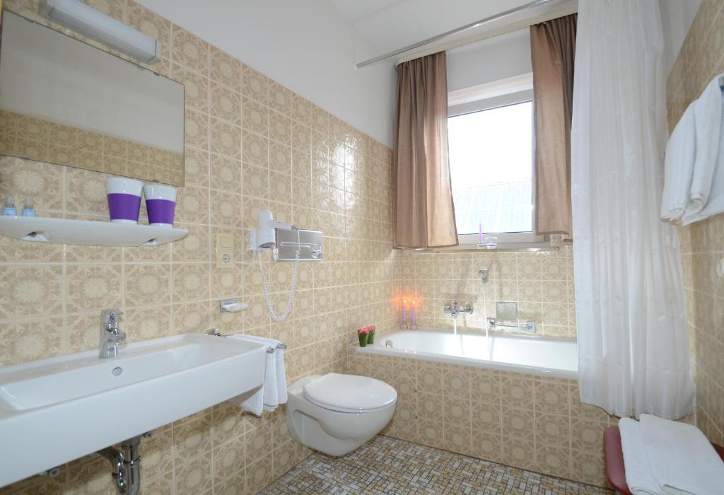 Gasthof Zur Post Hotel Und Parkplatz Vohenstrauss Room photo