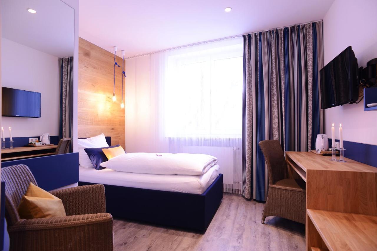 Gasthof Zur Post Hotel Und Parkplatz Vohenstrauss Exterior photo