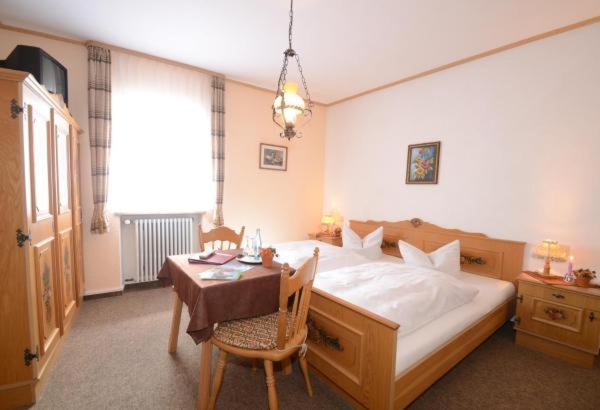 Gasthof Zur Post Hotel Und Parkplatz Vohenstrauss Exterior photo