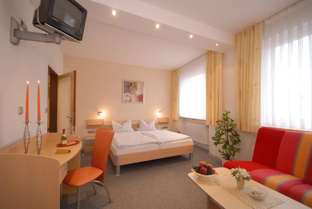 Gasthof Zur Post Hotel Und Parkplatz Vohenstrauss Room photo