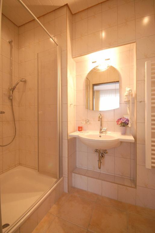 Gasthof Zur Post Hotel Und Parkplatz Vohenstrauss Room photo